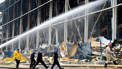 Residents near Lineage storage fire in Boyle Heights.