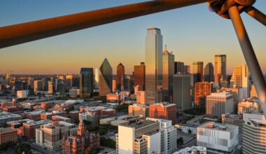 New book takes critical look at Dallas history through its buildings
