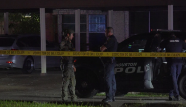 1 dead, 3 injured in southeast Houston shooting