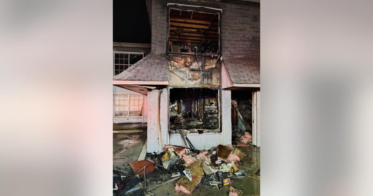 Man charged with arson after apartment fire displaces 24