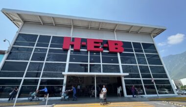 I visited H-E-B in Mexico. Here's how it compares to Texas