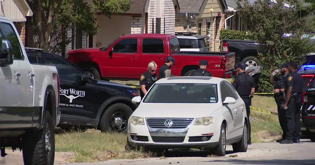 Intruder killed, homeowner injured in East Fort Worth shooting