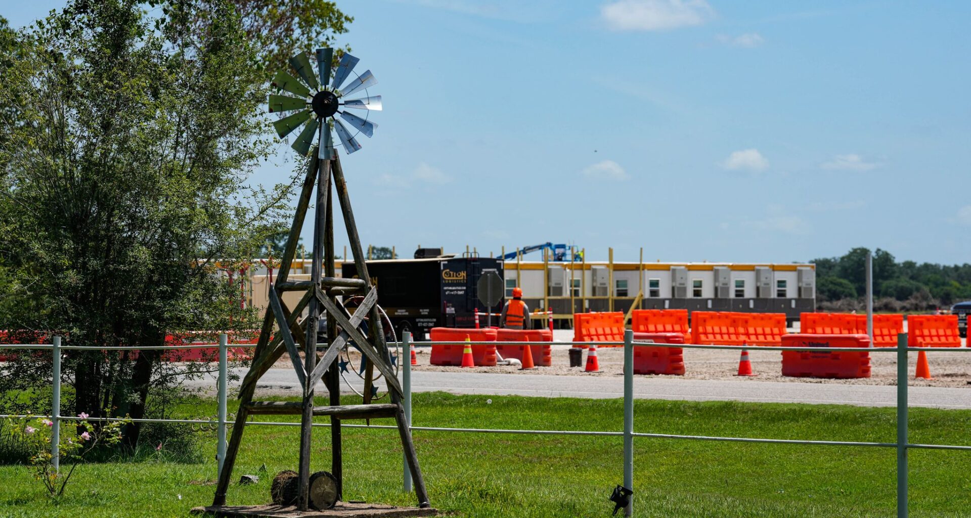 Inside Amazon's nearly 3,000-acre data center project near Houston