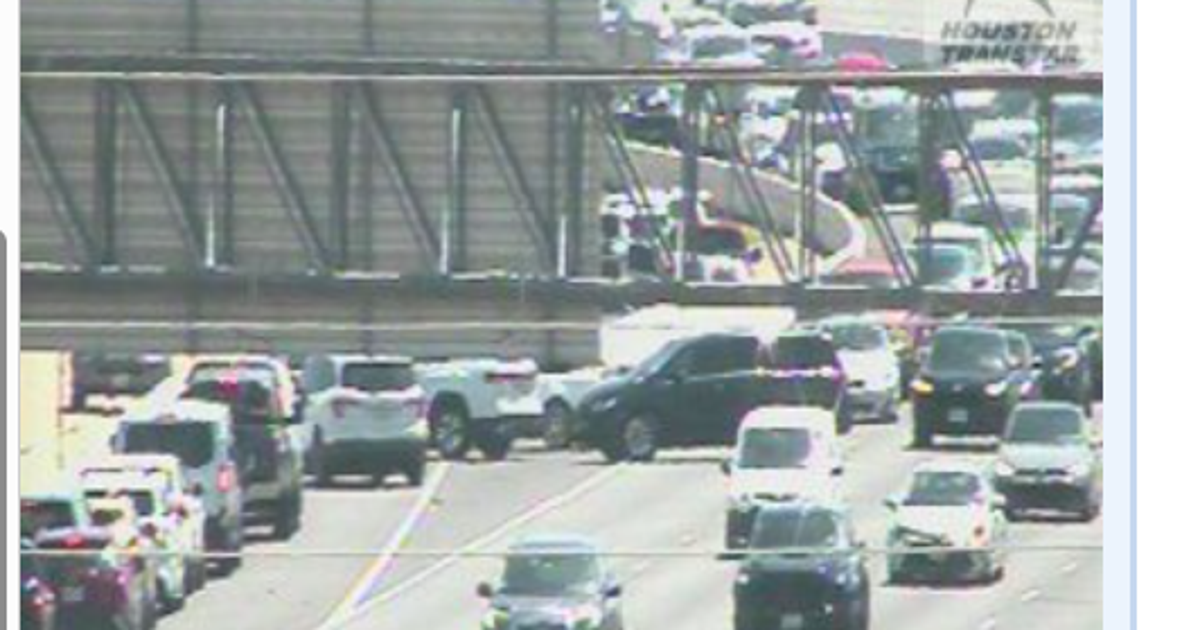 Motorcycle crash closes Sam Houston Tollway lanes