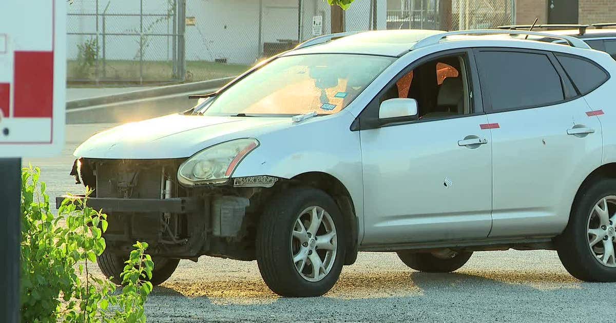 Man hospitalized after shooting on John W. Carpenter Freeway service road