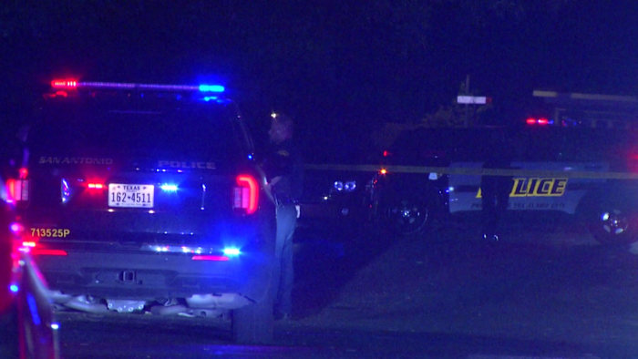 SAPD officer shoots, kills man who ‘aggressively advanced’ at him with large knives, police say