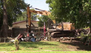 Abandoned home plaguing Southeast Houston neighborhood for years, finally demolished after 2 Helps You report