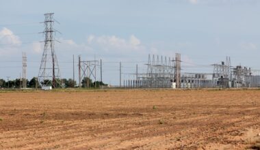 Abbott says utility plan would lead to savings. Lubbock says no.