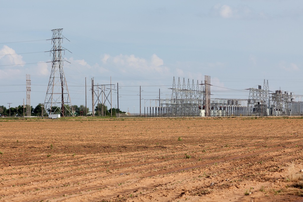 Abbott says utility plan would lead to savings. Lubbock says no.