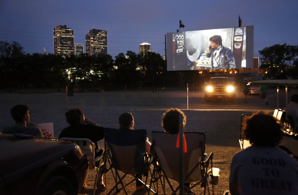 Fort Worth Coyote Drive-In to close on Labor Day