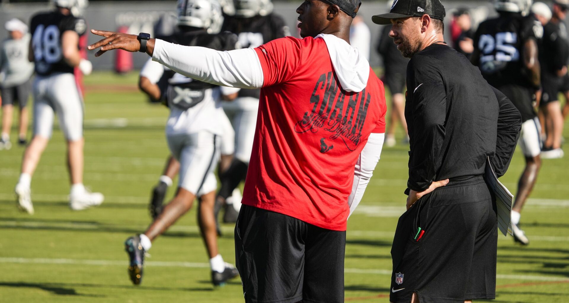 Raiders' Klint Kubiak, Texans' DeMeco Ryans reunite at joint practice
