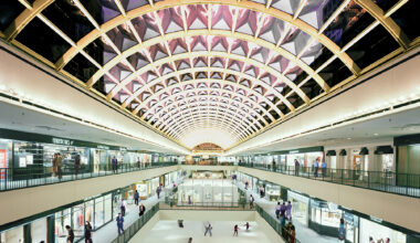 Houston Galleria's sleek style set a new trend for shopping and living