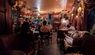 What Makes Crown Of Crows A Unique Pub In El Paso?