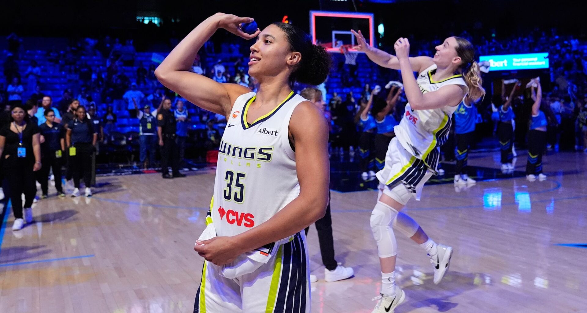 No. 1 overall pick Azzi Fudd of the Dallas Wings is set for season-ending surgery on sore knee