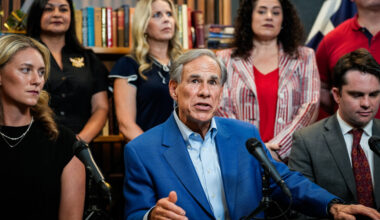 Greg Abbott calls for new school district audits to root out bloat