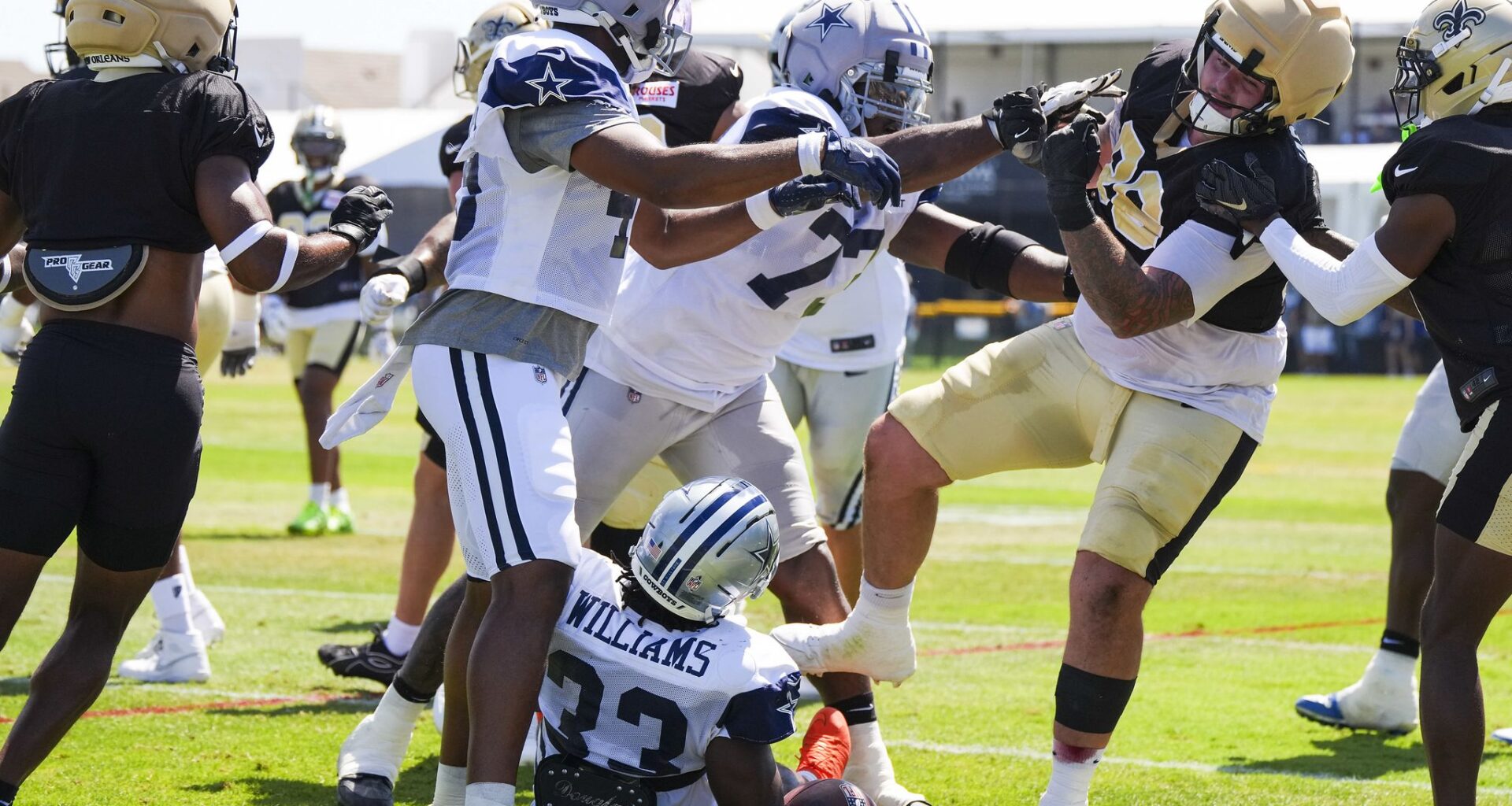 Jerry Jones appealing Cowboys' $500K fine after fight-filled practice