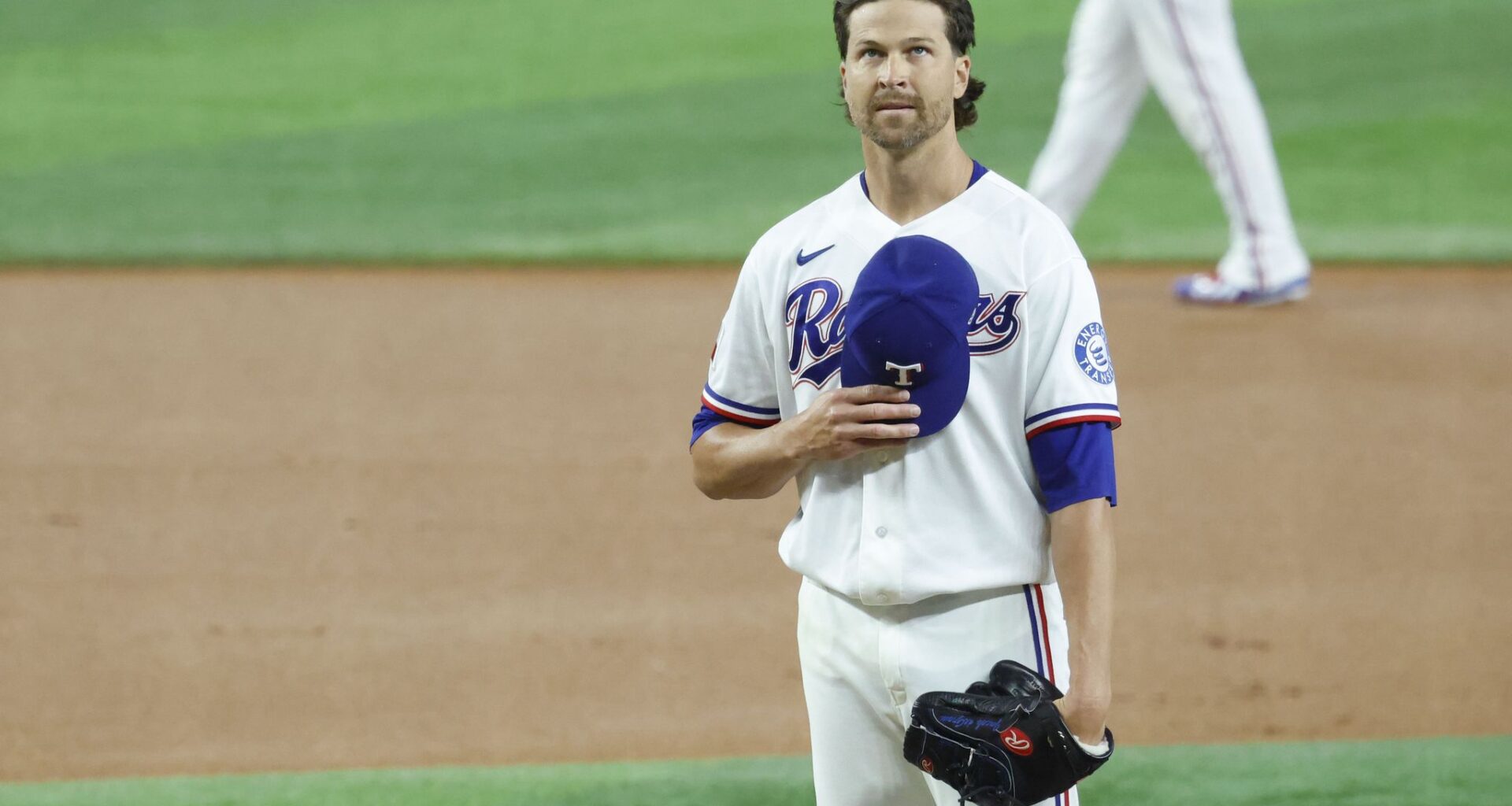 Jacob deGrom's 2,000th K takes backseat to big Rangers win