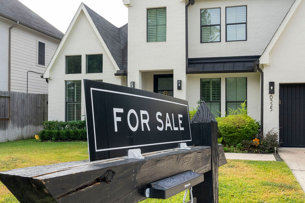 Houston homes for sale hit record high as buyers take more time