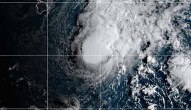 Tropical Storm Moke advances toward Hawaii as winds strengthen