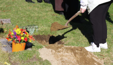 Can you bury ashes in your backyard in Texas? What to know