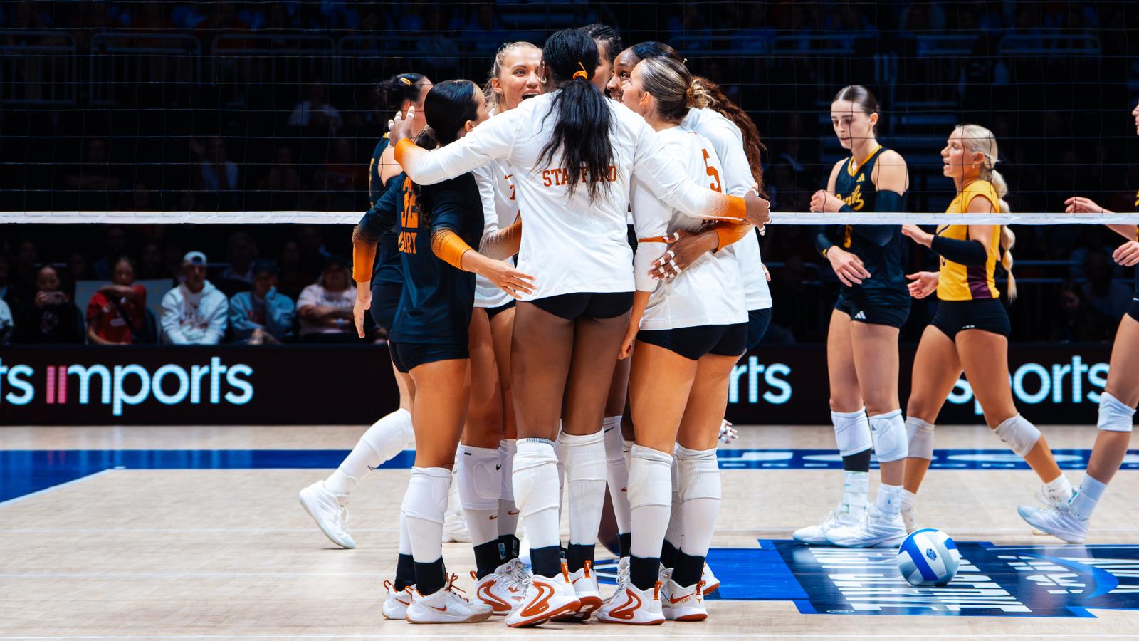 No. 2 Volleyball falls to No. 12 Arizona State in season opener