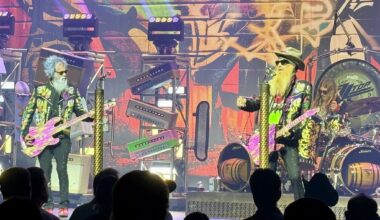 ZZ Top honors Frank Beard in first show back on tour