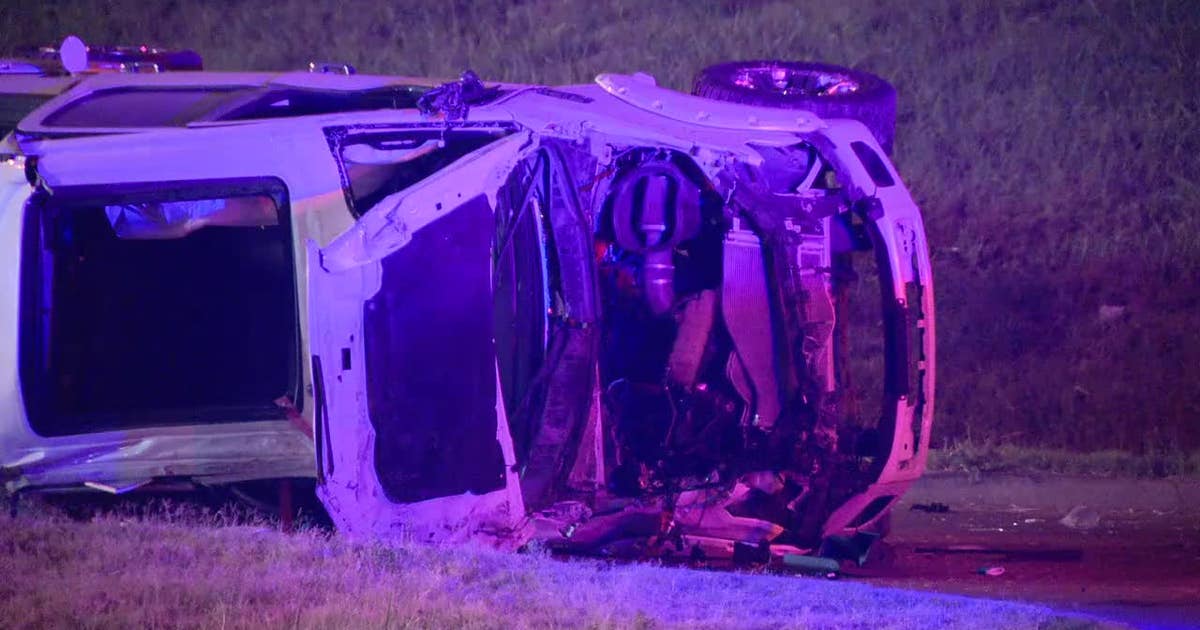 Pickup truck driver ejected, killed in early morning rollover on Interstate 30