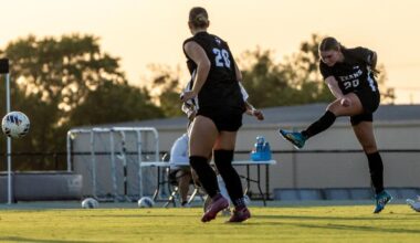 Texans drop hot one in Houston to Big 12’s Cougars