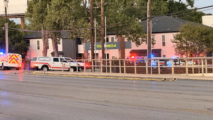 6 people evacuated after fire breaks out at Northeast Side apartment complex, SAFD says