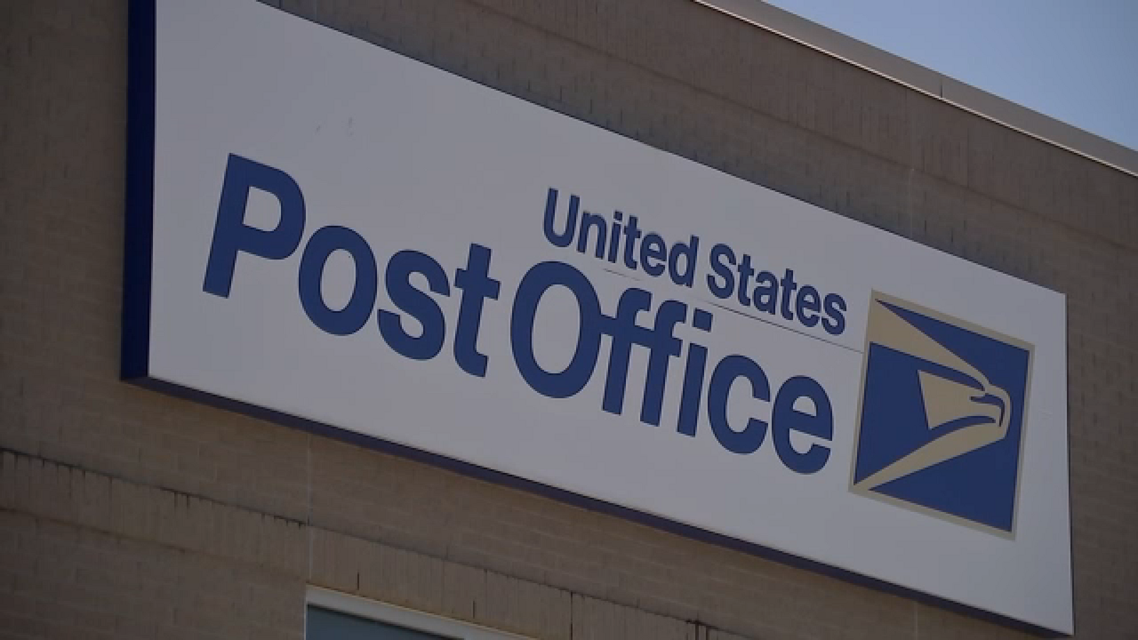 Houston postal carriers charged in alleged $23 million stolen check scheme