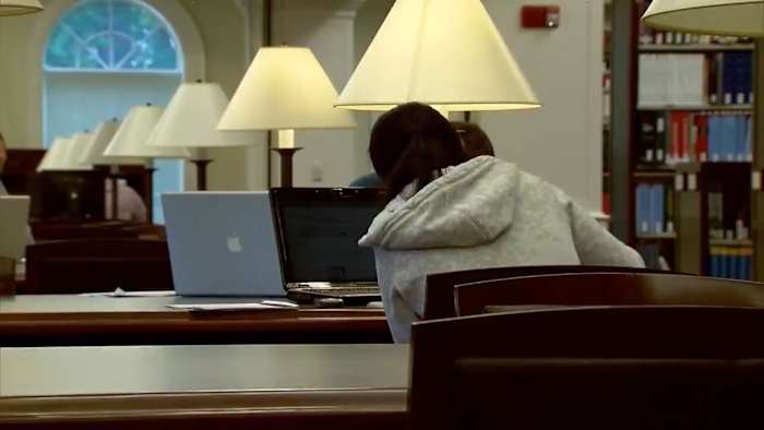 College students in San Antonio urged to plan for financial future