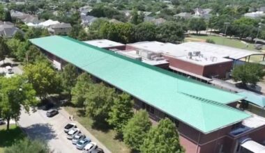 Houston ISD parents say broken air conditioning is making classrooms too hot