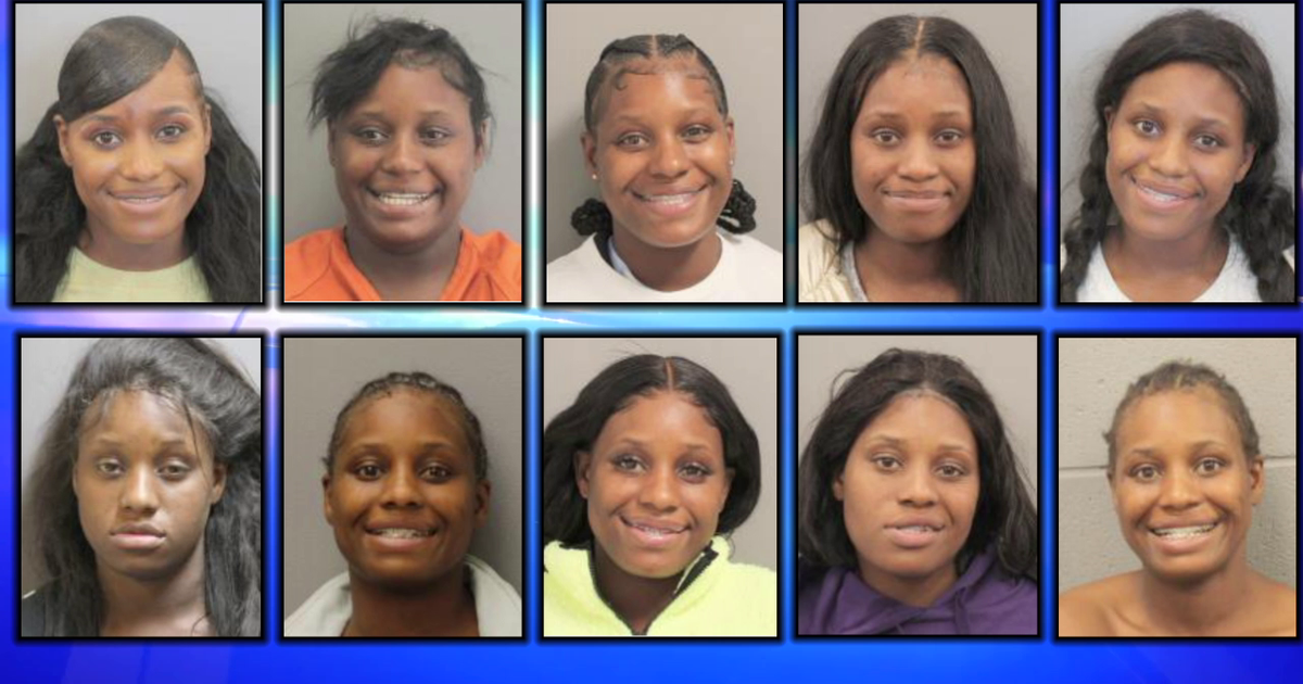 31-year-old career criminal granted bond for violent crime even though she's wanted in 3 states
