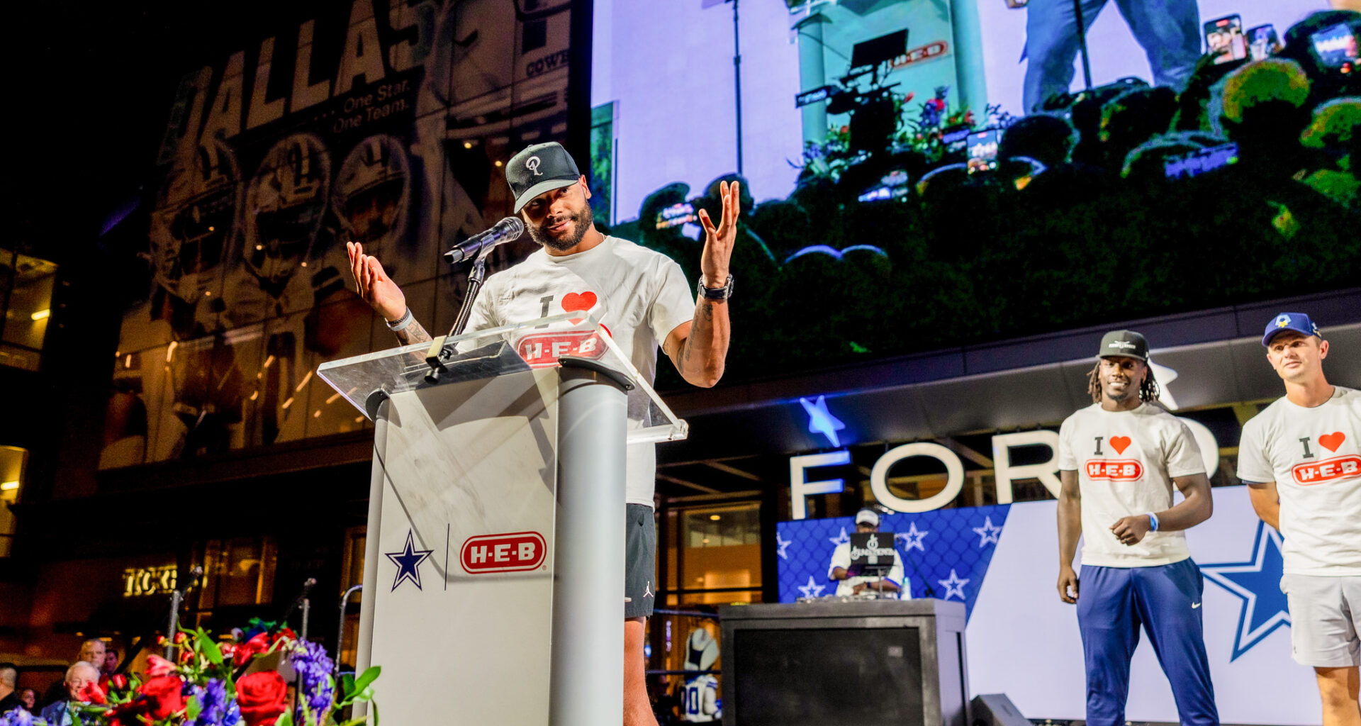 H-E-B becomes the Dallas Cowboys’ exclusive grocer and pharmacy