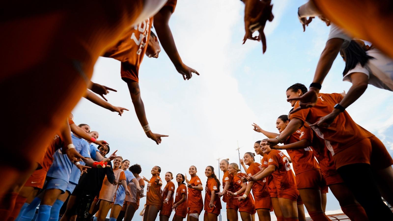 Soccer suffers first loss against Baylor, 2-1