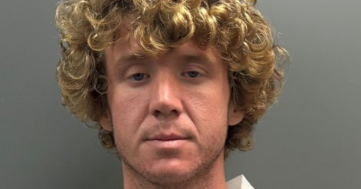 Harris County stabbing: Son accused of stabbing his father to death on Stoneside Drive