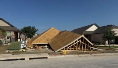 Neighbor recounts deadly Austin home collapse during severe storm