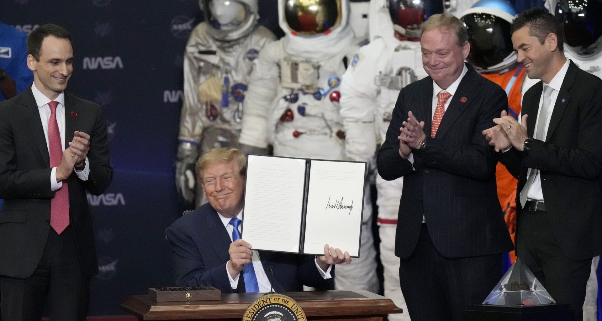 Trump honors NASA astronauts in Houston, announces Space Academy
