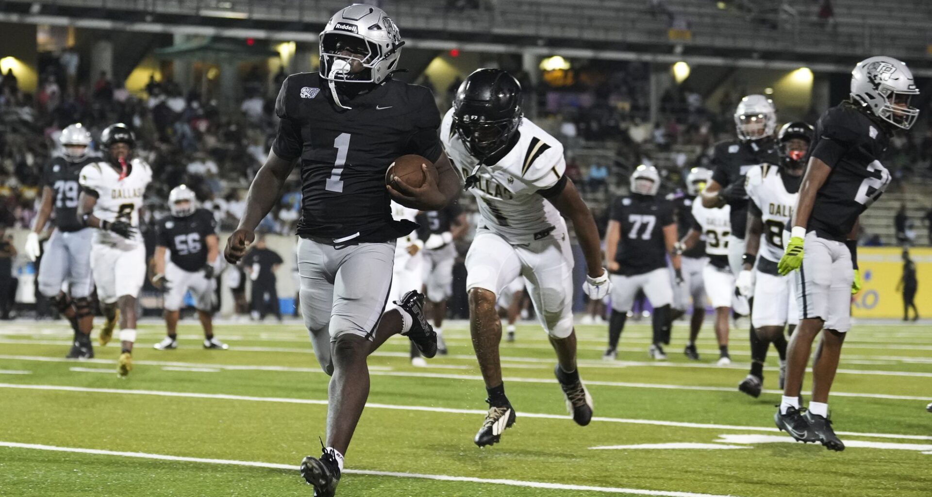 HS football: Richmond Randle tops Dallas South Oak Cliff in opener