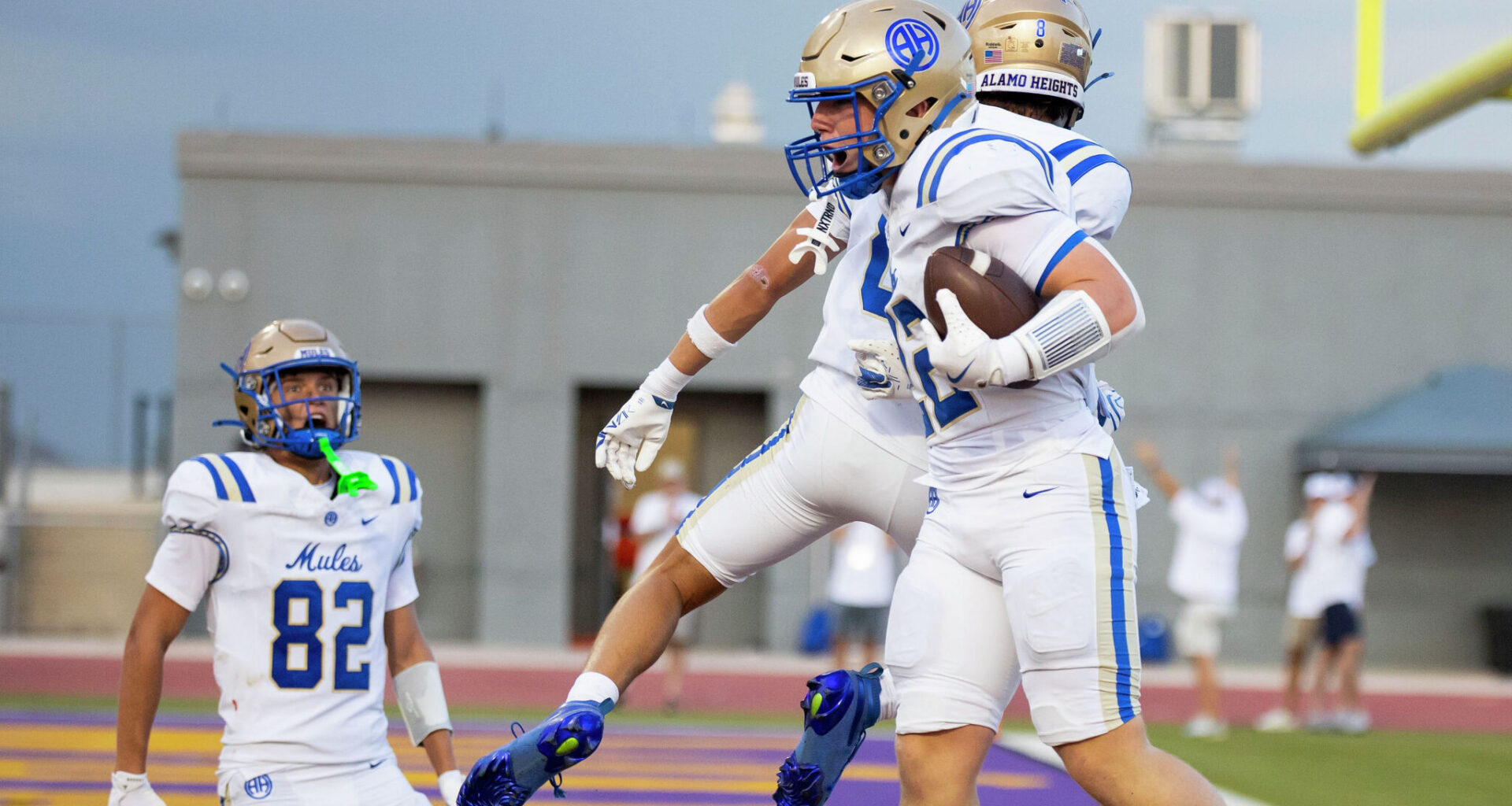 Lightning delay not enough to slow Alamo Heights against Pieper
