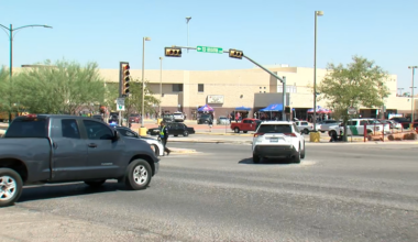 LIVE BLOG: 14-year-old in custody, 3 students stabbed at Americas High School
