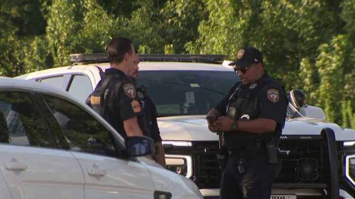 ICE pursuit ends in crash, suspect on run after vehicle flips on Houston's northwest side