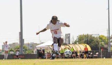 Houston Hosts #3 Vanderbilt on Sunday