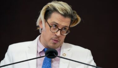 Far-right British provocateur Milo Yiannopoulos has been deported after his immigration arrest in US