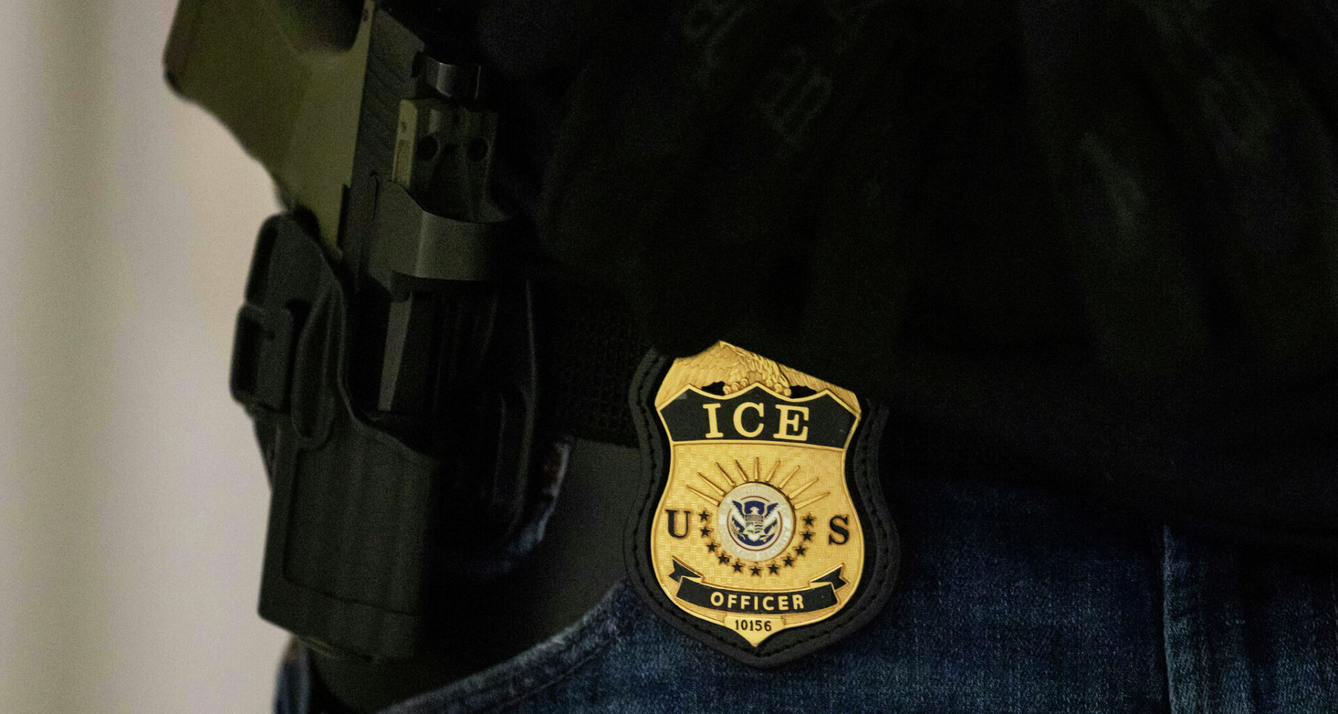 Search continues for suspect who crashed during Houston ICE pursuit