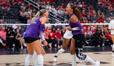 Volleyball Falls to No. 2 Texas in Vegas