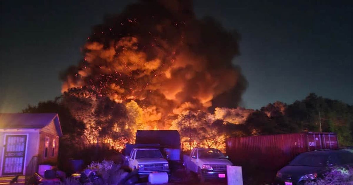 Large fire erupts in Sand Branch area of Dallas County