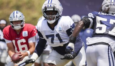 Dallas Cowboys trading offensive tackle Nate Thomas to Houston Texans