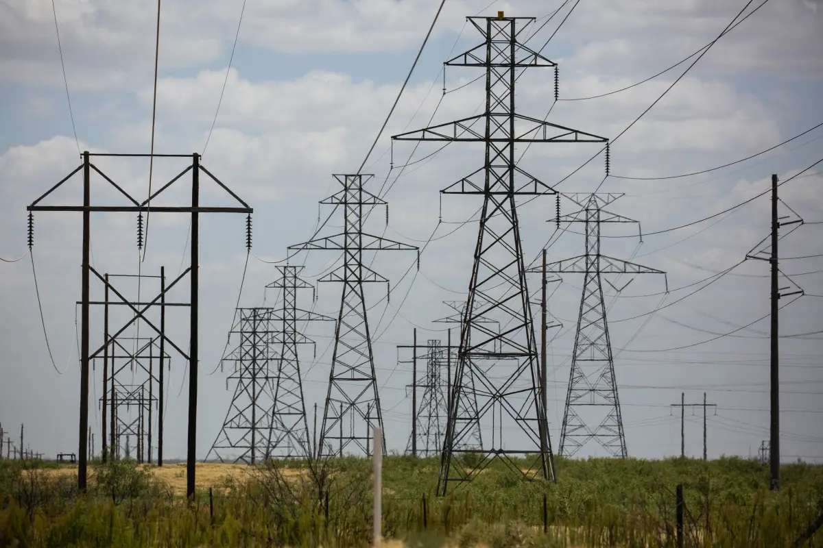 Electric grid operators say installing larger 765kV transmission lines means the state won't need to install many separate lines of a lower voltage.