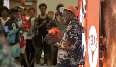 Top-ranked high school football running back Landen Williams-Callis commits to Univ. of Texas